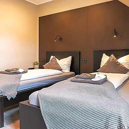 Liro Hotel *